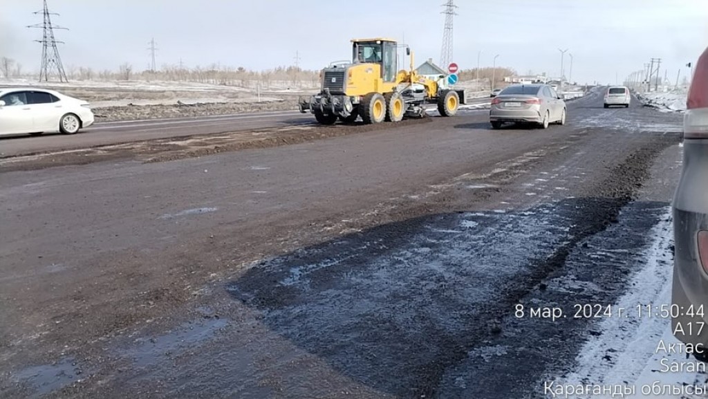 На ж/д переезде в районе поселка Актас Карагандинской области ограничили движение транспорта