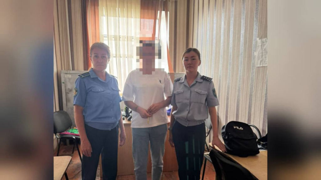 Қарағанды колониясынан босатылған әйел балаларға оралды