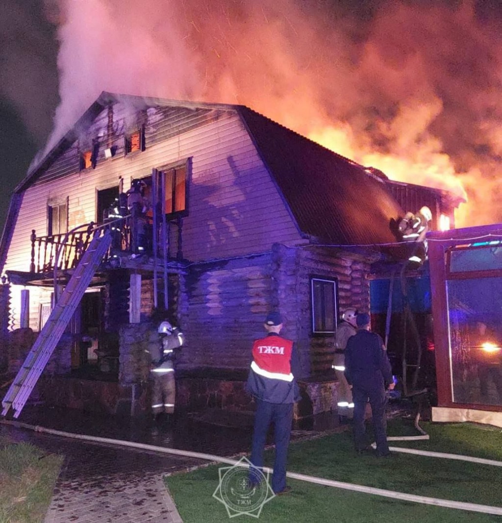 Частная баня горела в Караганде