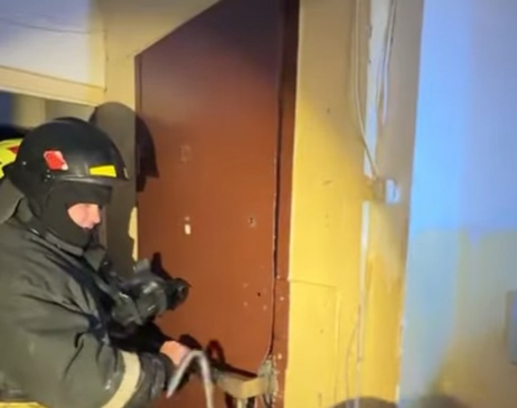 В Караганде произошла трагедия: пожар в многоэтажном доме унес жизнь молодого мужчины