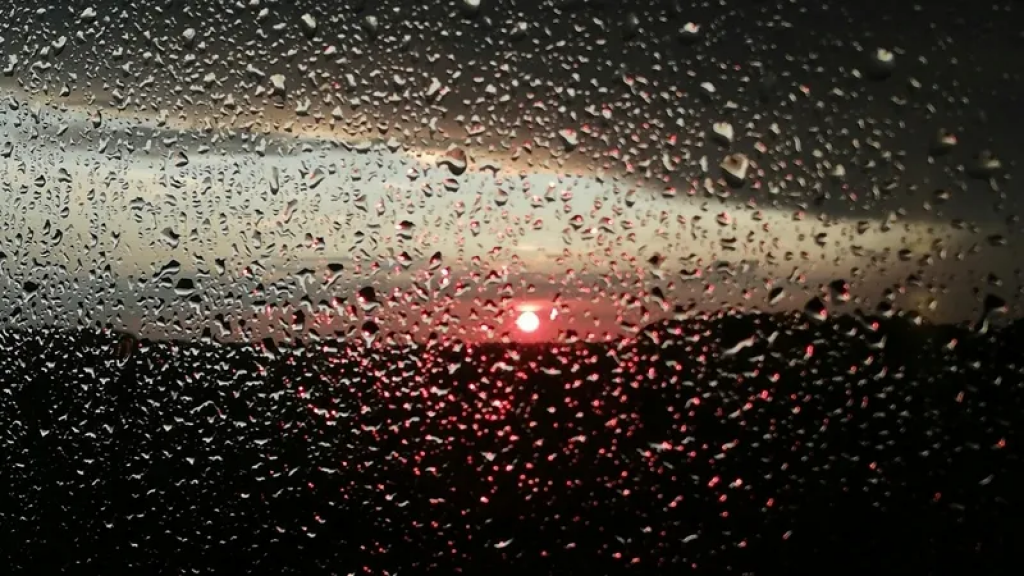 Спад жары и ливни с градом: очередной циклон надвигается на Казахстан