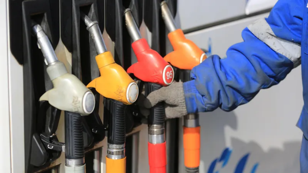 Стоит ли казахстанцам ожидать роста цен на бензин