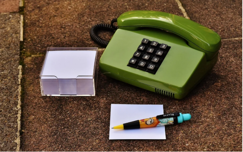 Сколько казахстанцев пользуются стационарными телефонами