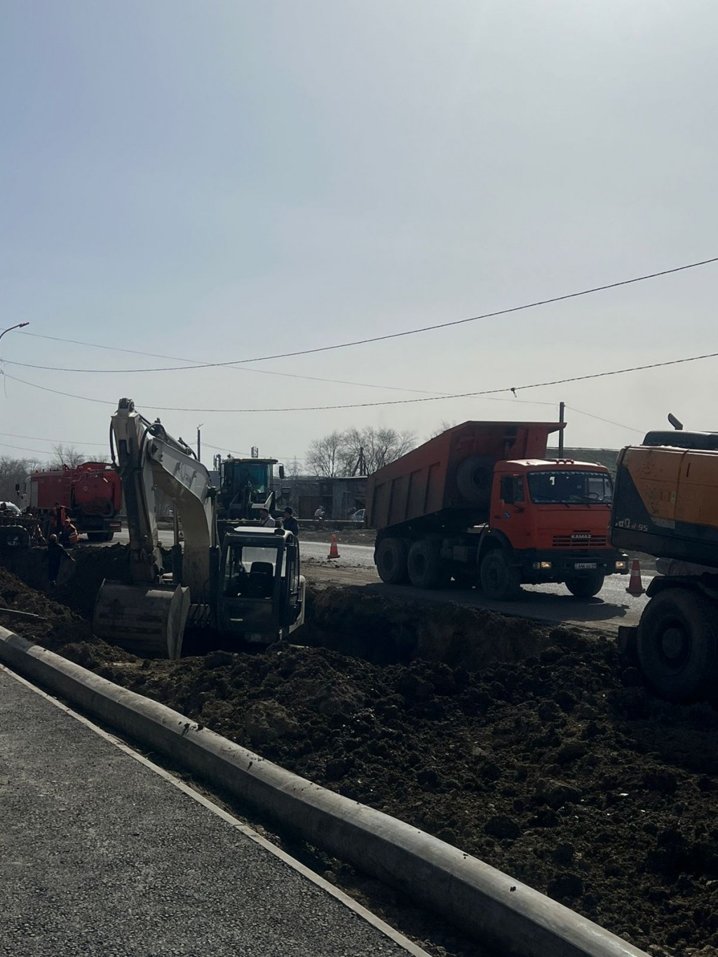 Как в Караганде протекает ремонт двух канализационных коллекторов