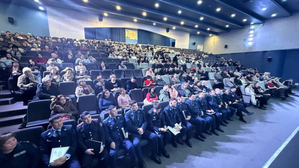 На защиту врачей от онлайн-мошенников нацелена полиция Караганды