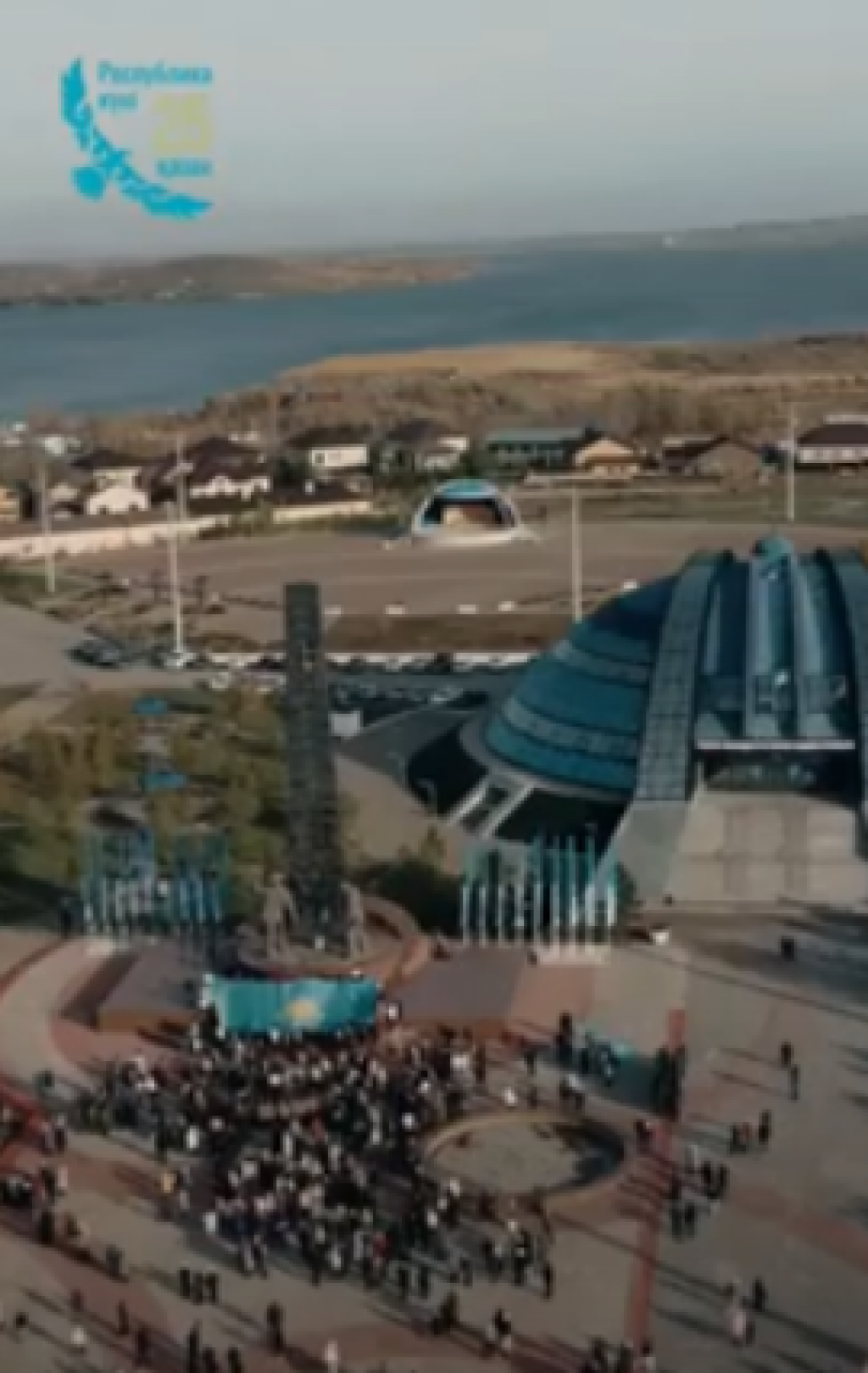 25 октября, в День Республики в городе Темиртау на площади «Астана» прошла акция «Қыран елім – Қазақстаным!»