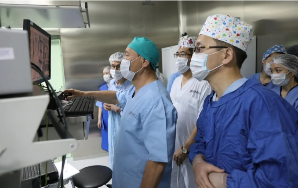 Дефицит врачей в Казахстане снизился почти на 20 процентов