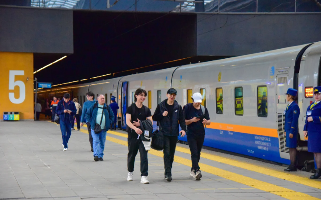 12 дополнительных ж/д маршрутов добавят летом в Казахстане