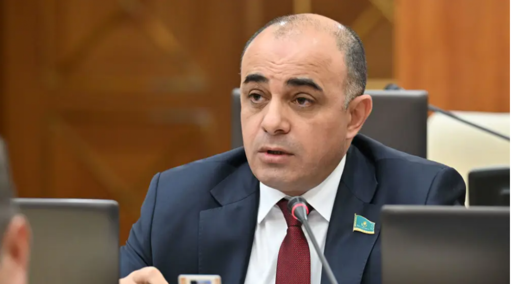 Запретить смену пола предложили в Казахстане