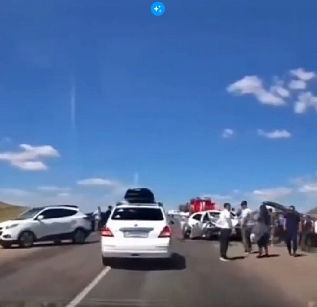 На трассе Караганда-Ботакара произошло ДТП. Пострадали 11 пассажиров и двое водителей