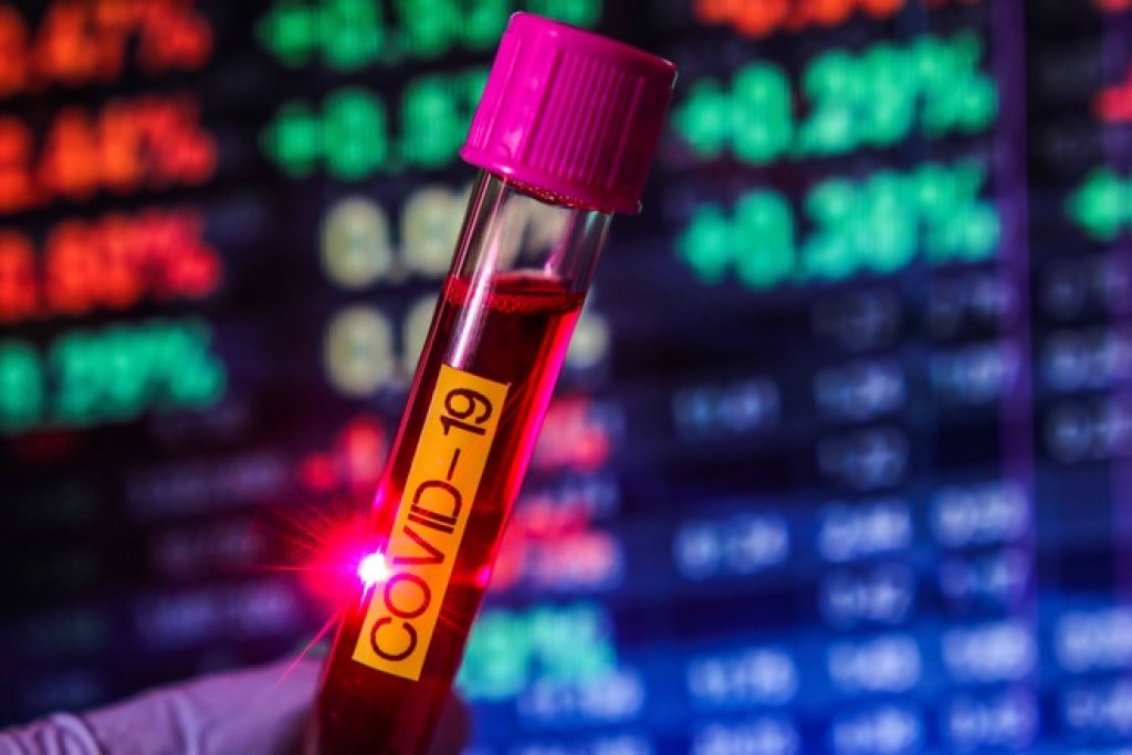 Пандемия COVID-19: от закрытых подъездов до вакцинации. Ждать ли повторения?