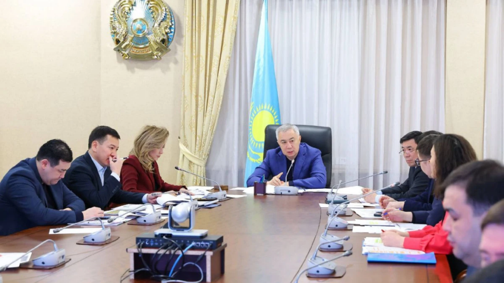 В Правительстве обсудили ситуацию с ценами на социально значимые продукты