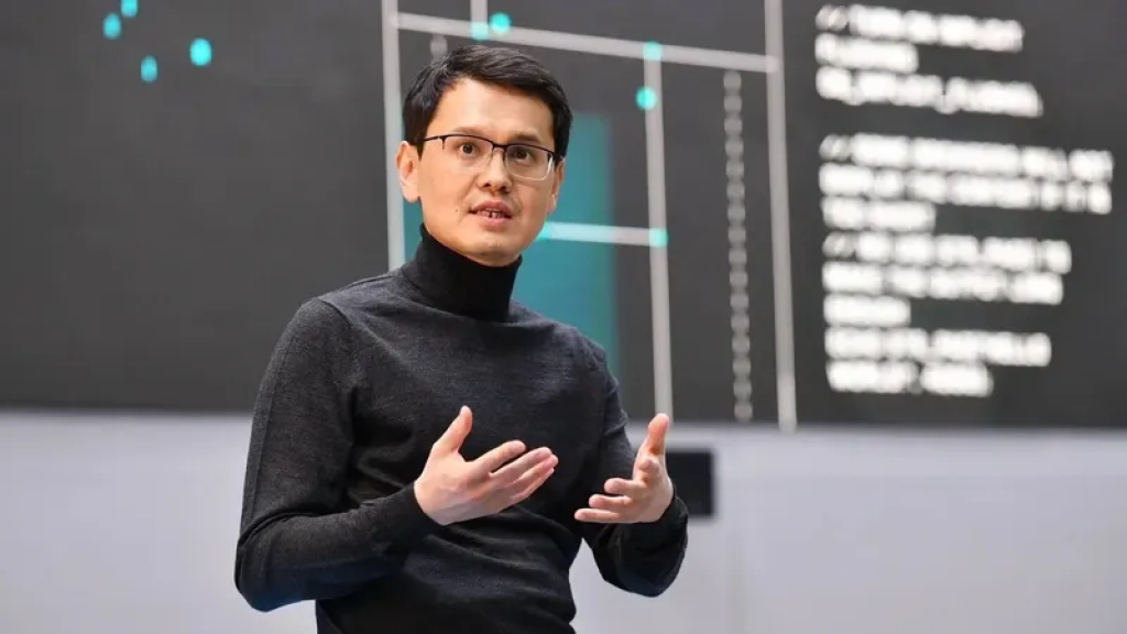 Багдат Мусин заявил о возможности внедрения нейрочипов в Казахстане