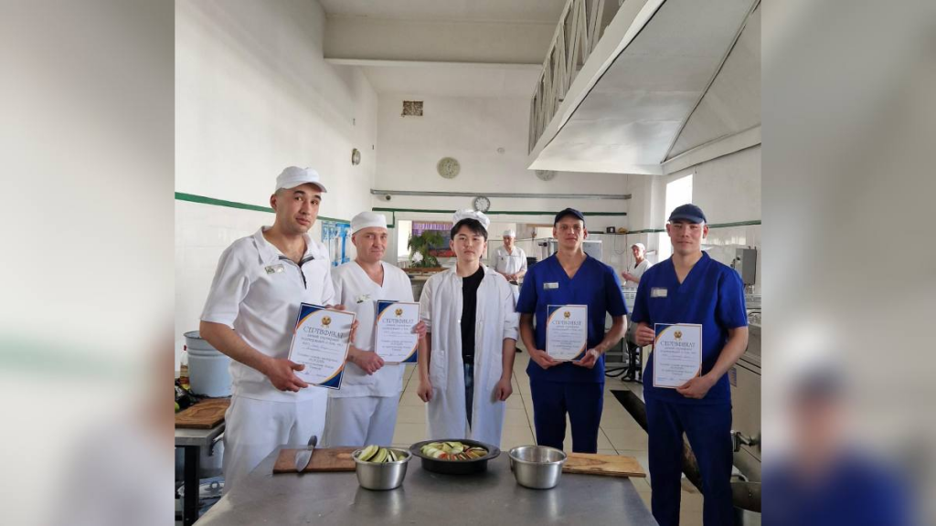 Повар 4 разряда обучил осужденных кулинарному мастерству