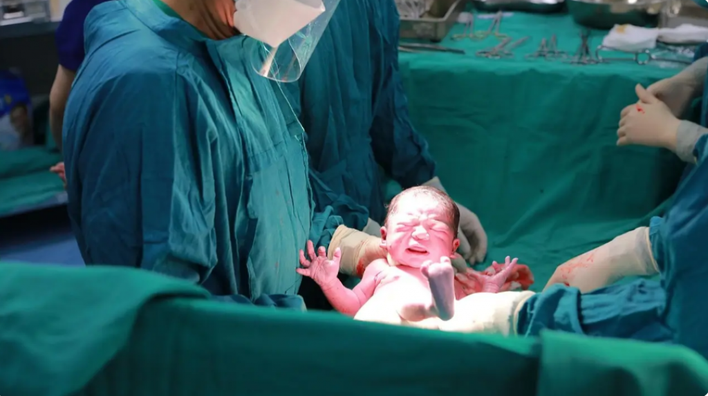 Финансирование медпомощи детям выросло в Казахстане до 575,4 млрд тенге