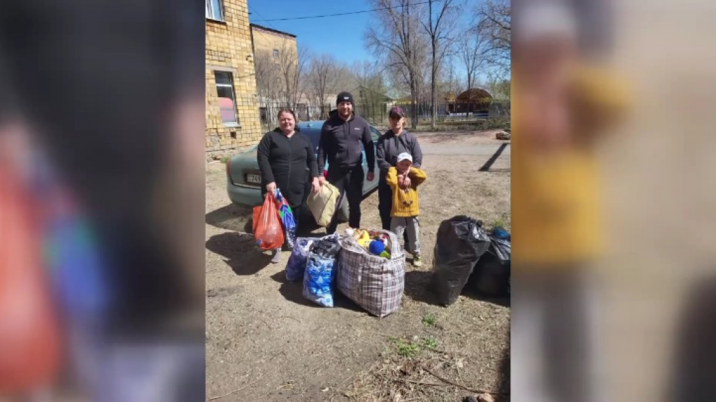 Волонтёры Шахтинска не дают замёрзнуть в холода многодетным семьям и одиноким пенсионерам