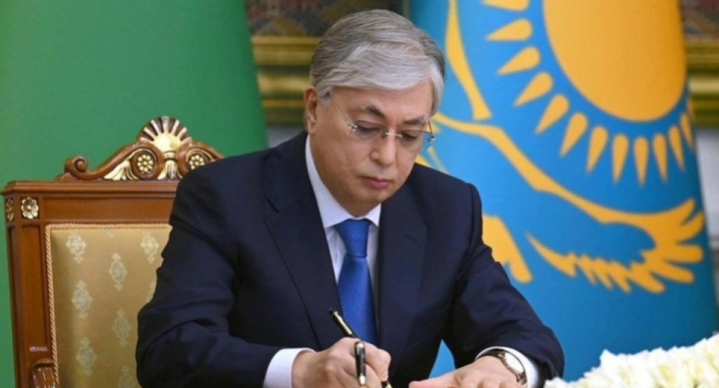 Президент подписал закон: воспользоваться суррогатным материнством смогут только состоящие в браке граждане Казахстана