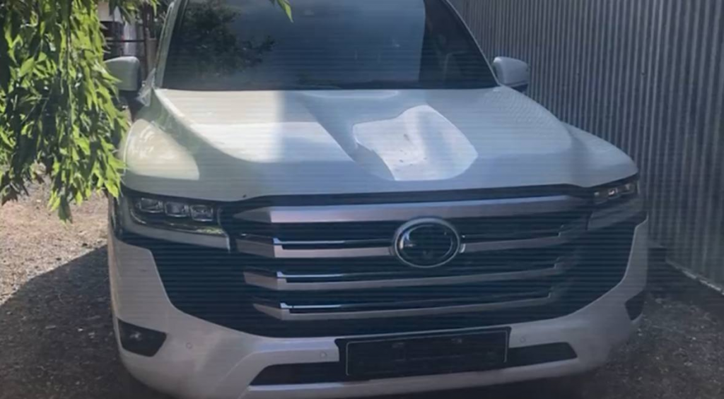 Полицией задержаны подозреваемые в угоне дорогостоящего автомобиля