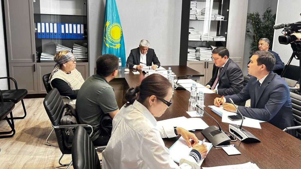 Ермаганбет Булекпаев провёл приём по личным вопросам