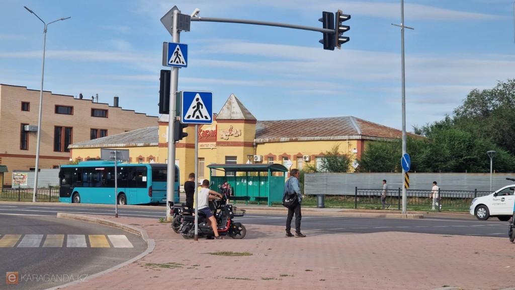 Караганда спорит: электровелосипеды - забавы детей или опасность для всех?