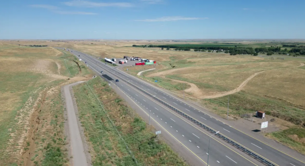 Кто и как определяет скидку за проезд по плохим участкам платных дорог, объяснил глава Минтранса РК