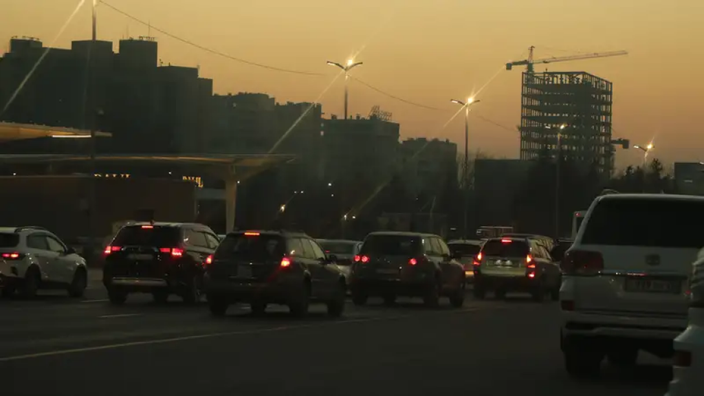 Пьяные и без страховки: сколько госномеров изъяли у казахстанцев за две недели