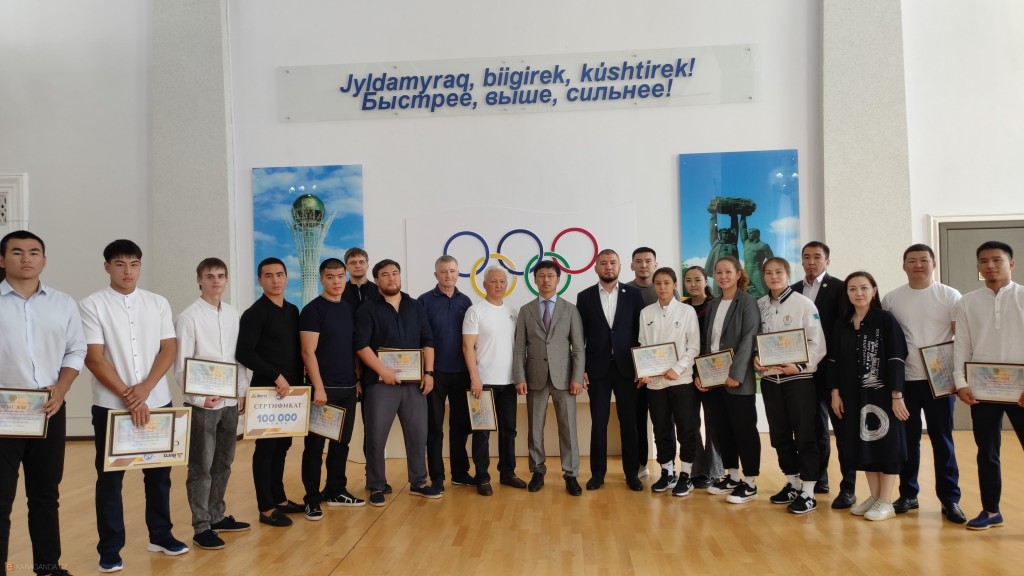 Победителей и призеров молодежного чемпионата Азии по боксу поздравили в Караганде