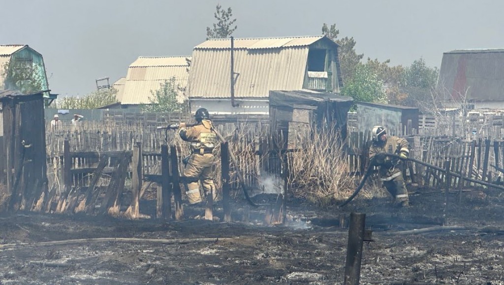 В Караганде произошел пожар в дачном обществе