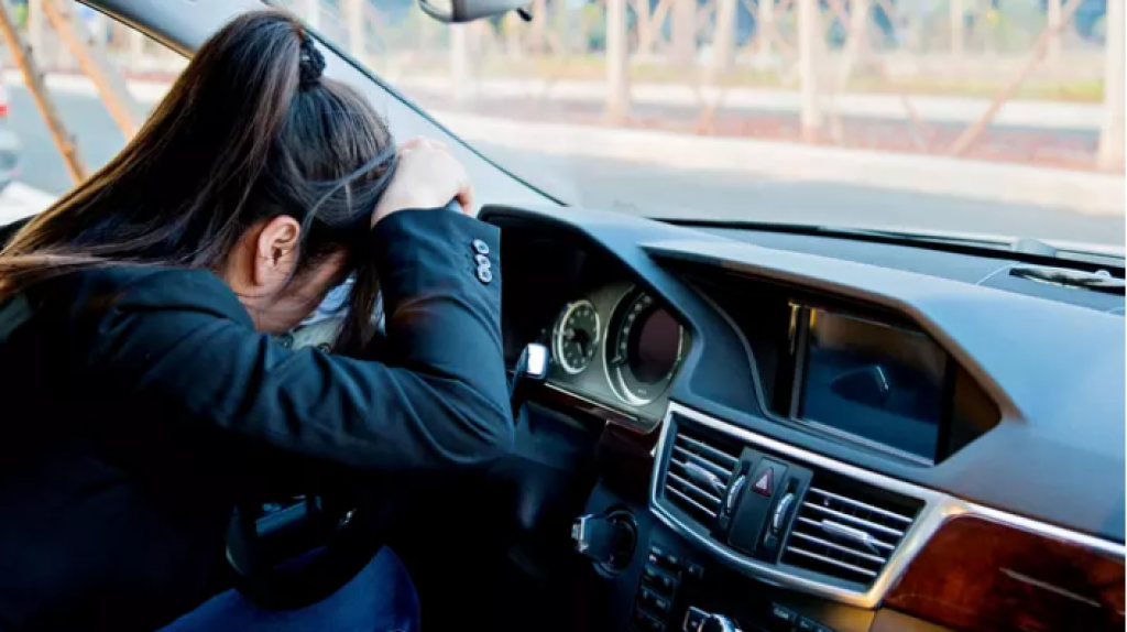 Карагандинку не стали наказывать за выезд на «встречку» после известия о смерти отца