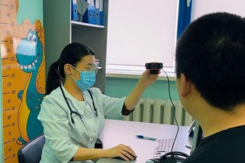 Попасть на прием в поликлиниках Карагандинской области пока еще можно по удостоверению личности