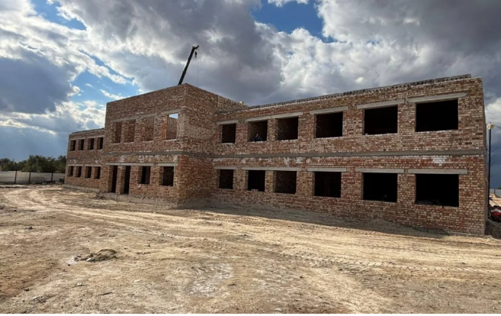 Когда в Казахстане полностью ликвидируют трехсменные и аварийные школы