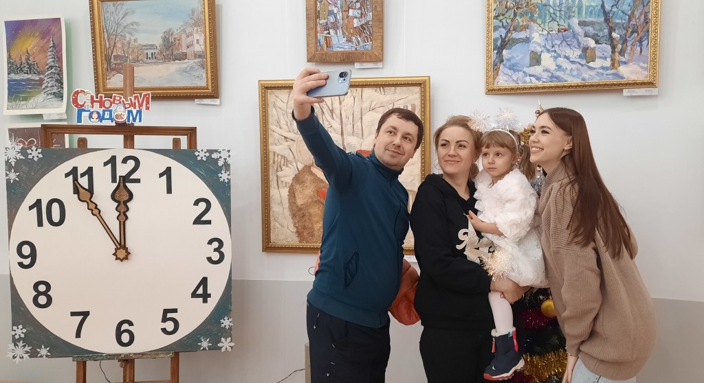 Новогодняя выставка действует в карагандинском музее ИЗО