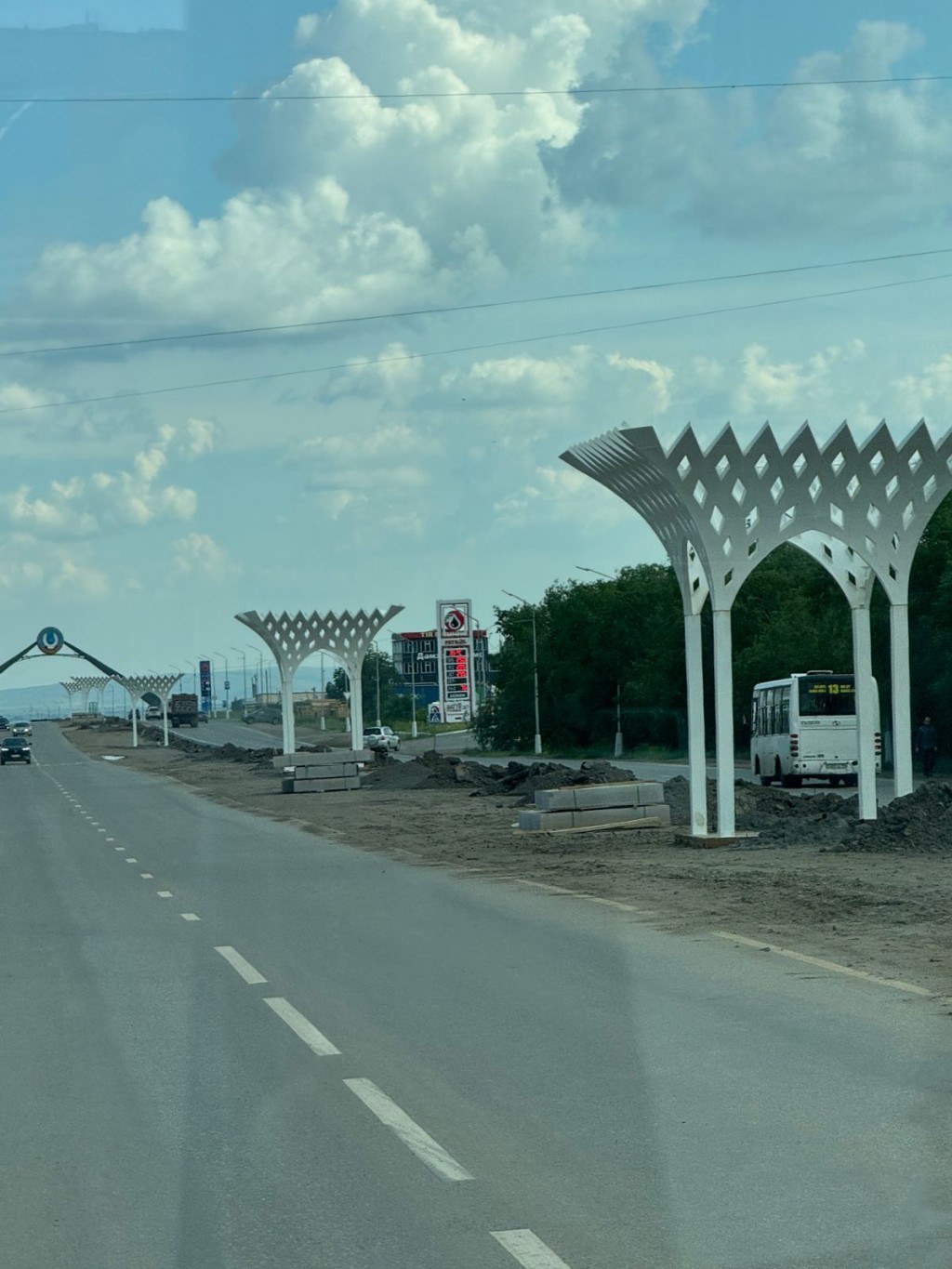 Караганда и Актау теперь «братья» по перголам