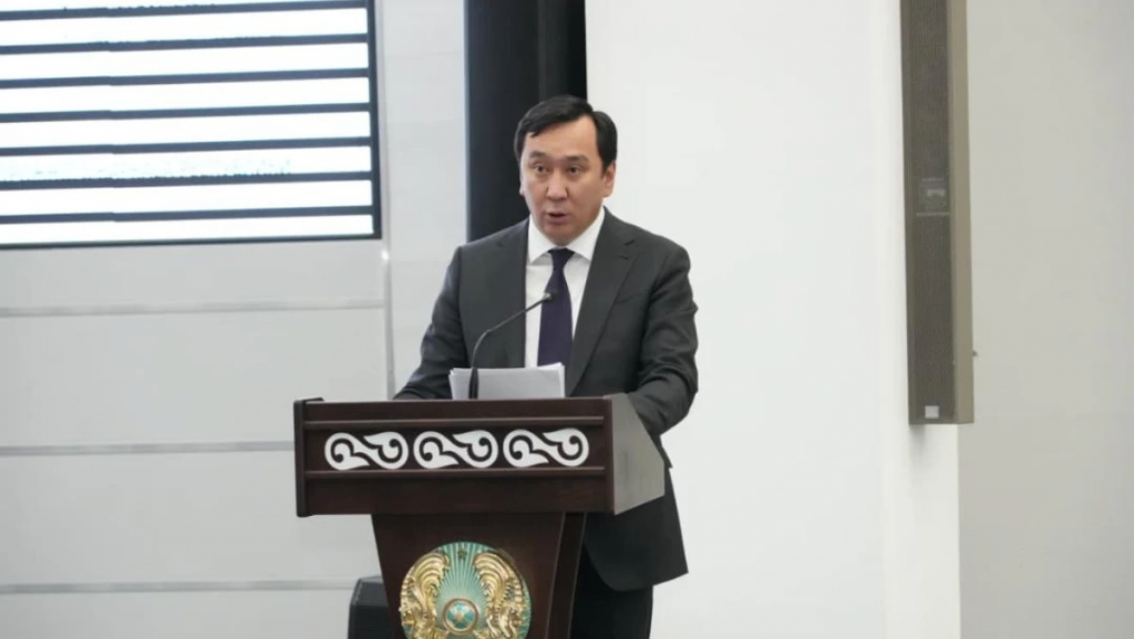 В Казахстане в 2026 году планируют обновить более 11 тысяч километров автодорог