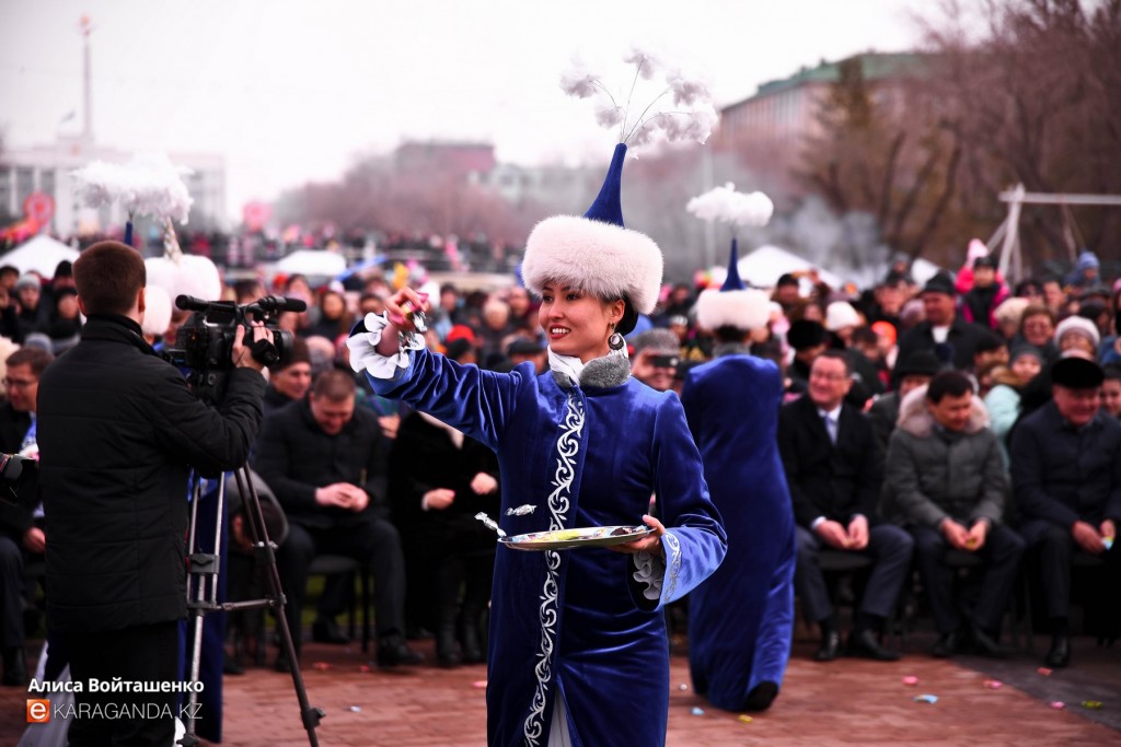 Кто и какие выплаты получит в Караганде к Наурызу?