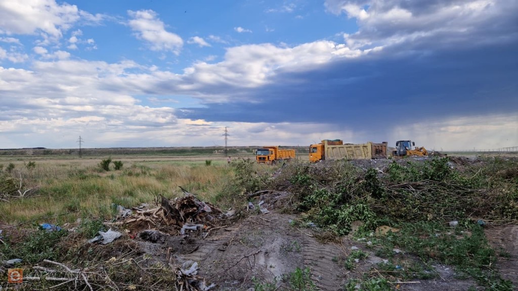 «Хватит гадить у себя под окнами»: аким Караганды высказался о несанкционированных свалках