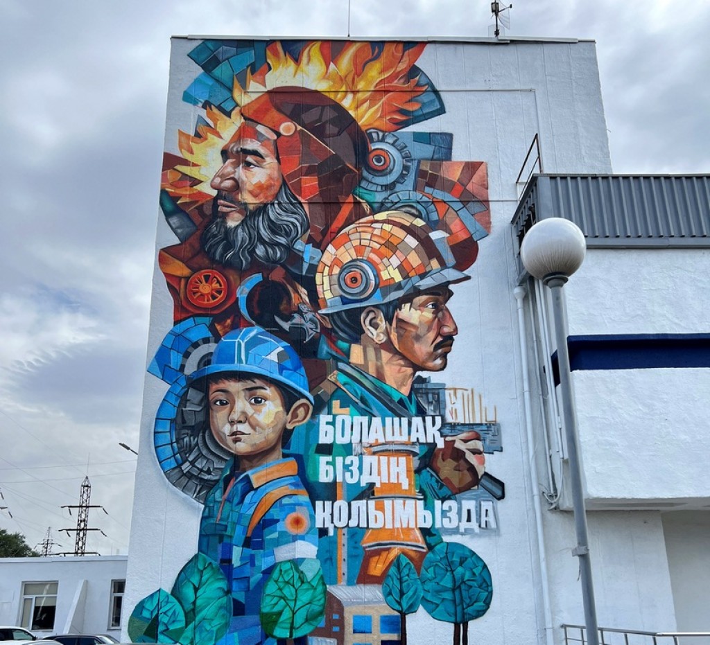 Төрт аяғынан тік тұрса жақсы ғой видео