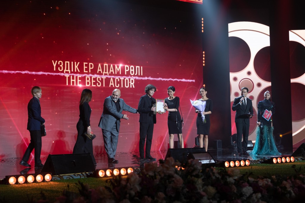 Карагандинец получил награду за лучшую мужскую роль на международном кинофестивале