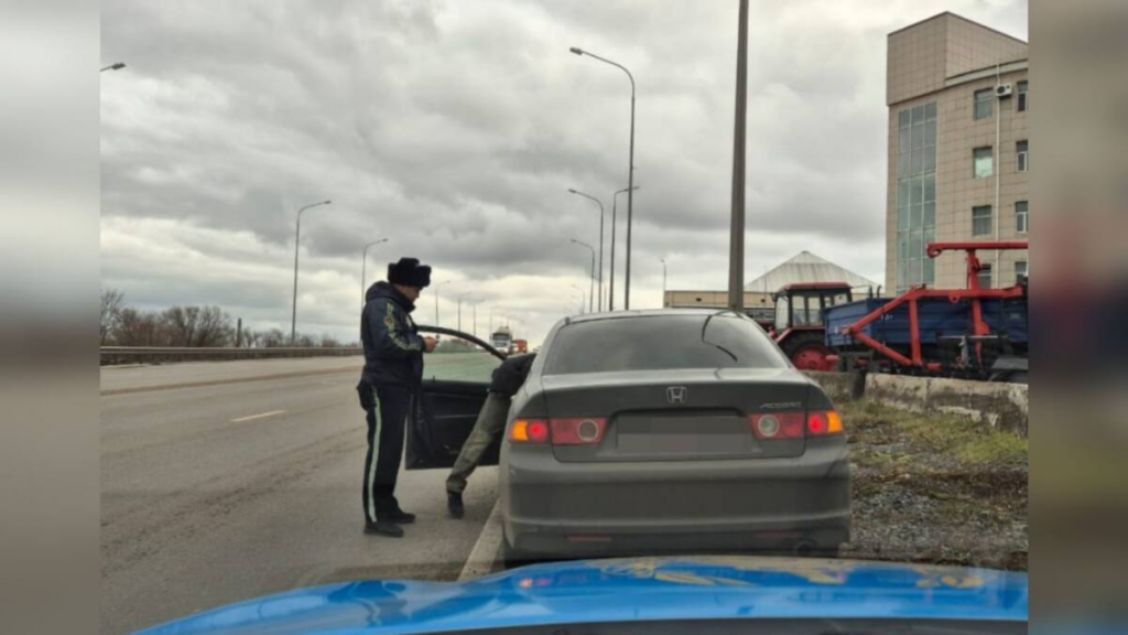 Қарағандыда полицейлер 5 млн теңгеге айыппұл салған жүргізушіні тоқтатты