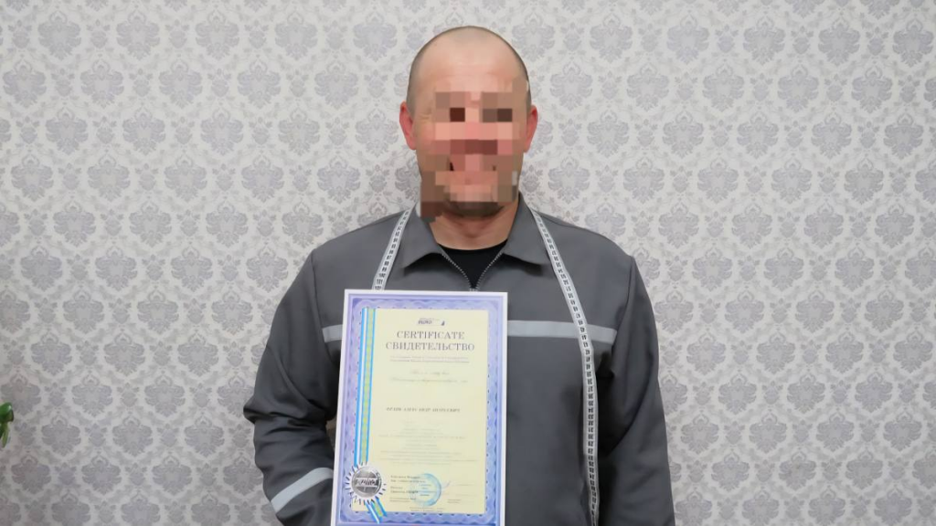 Ресоциализация через образование: осужденный из Караганды получил диплом дизайнера