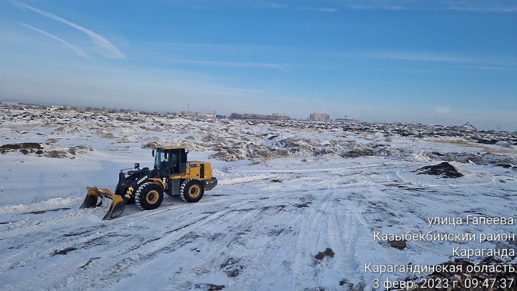 В Караганде по-прежнему вывозить снег можно только на один снегосклад