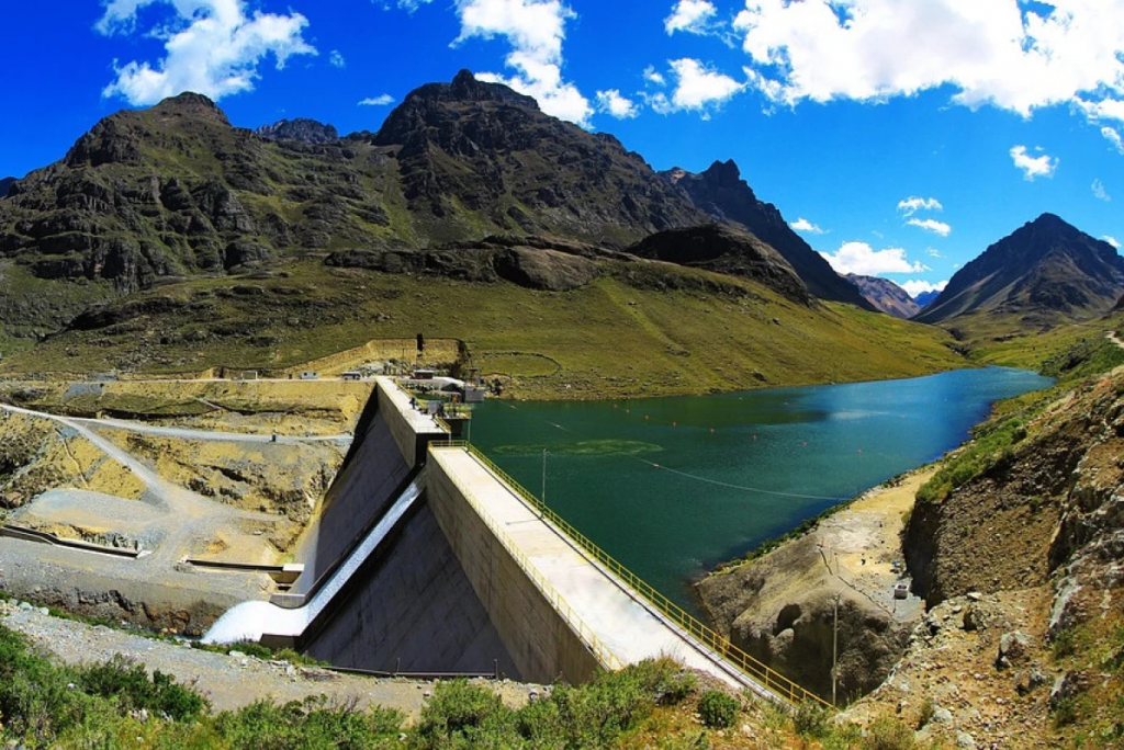 Водохранилища в руках олигархов: депутат заявил о незаконной передаче водоемов в частные руки