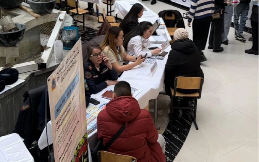 Зарплата от полумиллиона и «комфорт»: почему карагандинская молодежь не спешит на работу