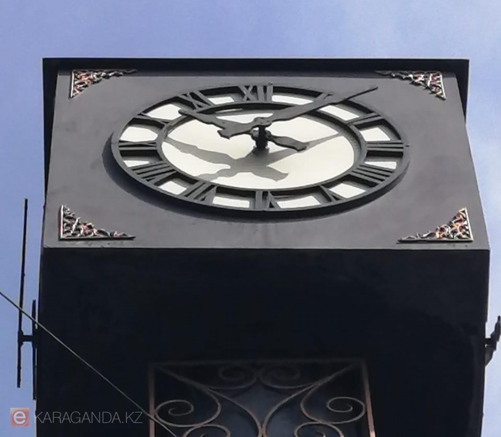 Карагандинские власти объяснили, куда пропал механизм из городских часов