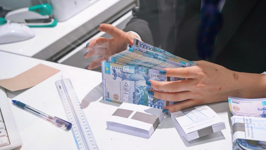 Банки обяжут списывать людям кредиты, если те были оформлены мошенническим путем