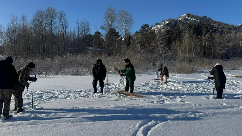 На водоёмах Каркаралинского нацпарка идут зимние аэрационные работы
