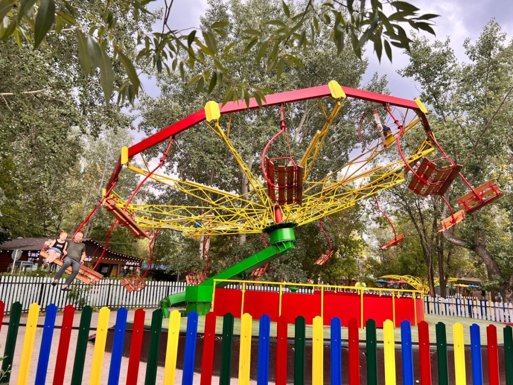 Как долго будут работать аттракционы в Центральном парке Караганды?