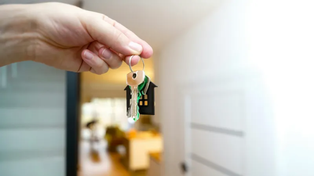 Жилье для воспитанников детдомов и многодетных казахстанцев незаконно сдавали в аренду