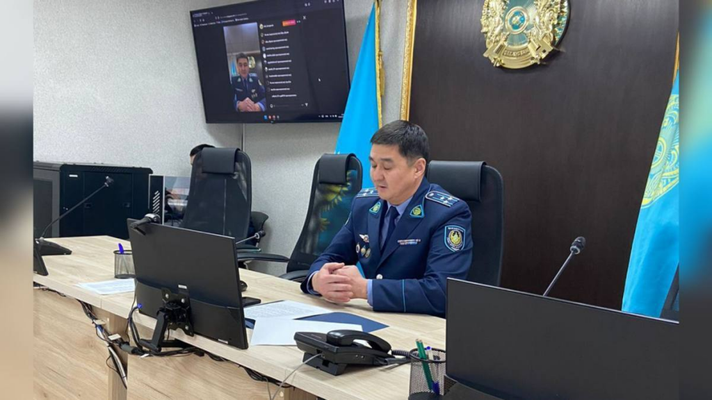 Жалаңаш тутси қызы