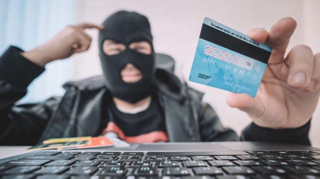 В Караганде мошенники обманывают народ юридически грамотно. Как сохранить свои деньги?